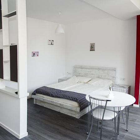 Apartments On Mashtots By Picnic Jerevan Exteriör bild