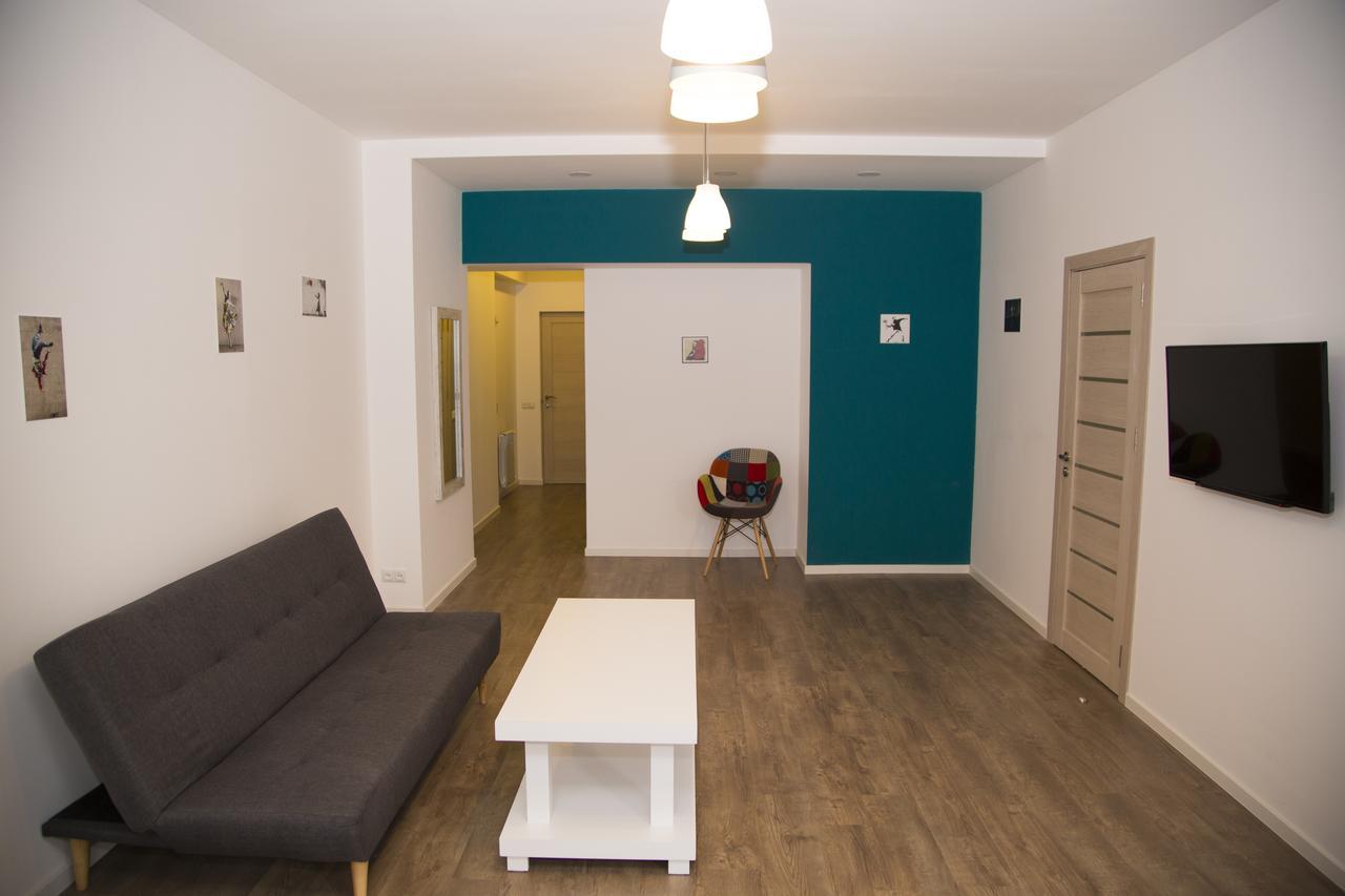 Apartments On Mashtots By Picnic Jerevan Exteriör bild
