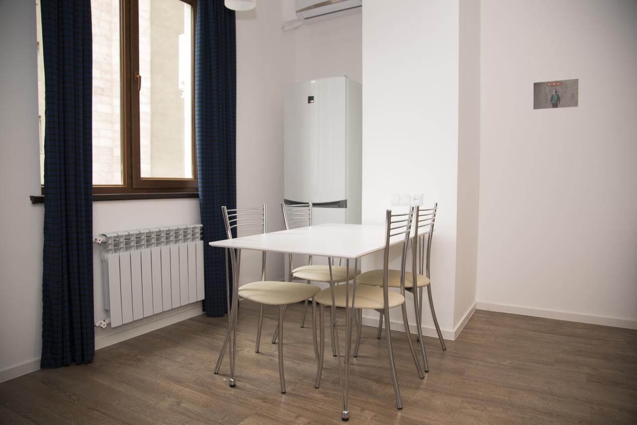 Apartments On Mashtots By Picnic Jerevan Exteriör bild