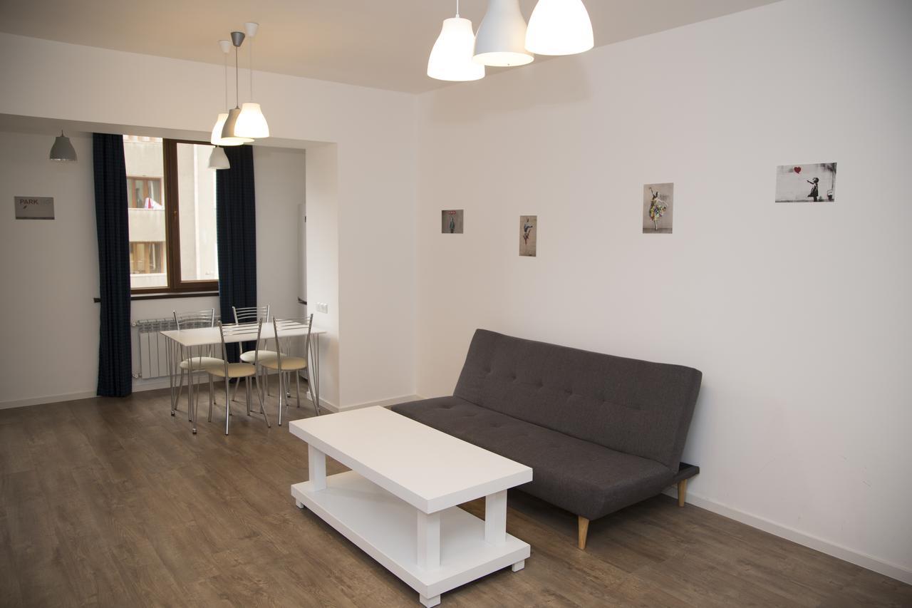 Apartments On Mashtots By Picnic Jerevan Exteriör bild