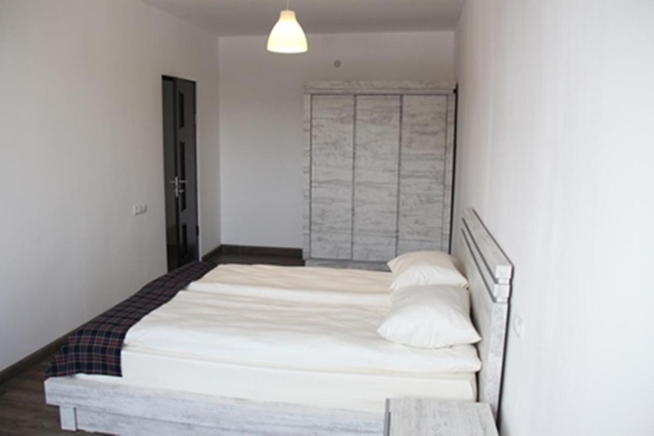 Apartments On Mashtots By Picnic Jerevan Exteriör bild